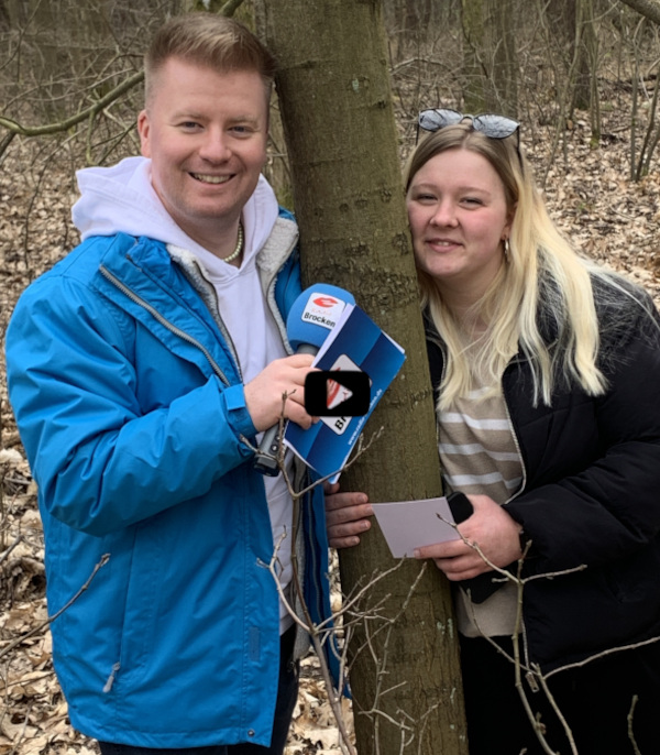 Nick Weinreich und Hannah Hofmann vom Radio Brocken haben das Waldbaden ausprobiert